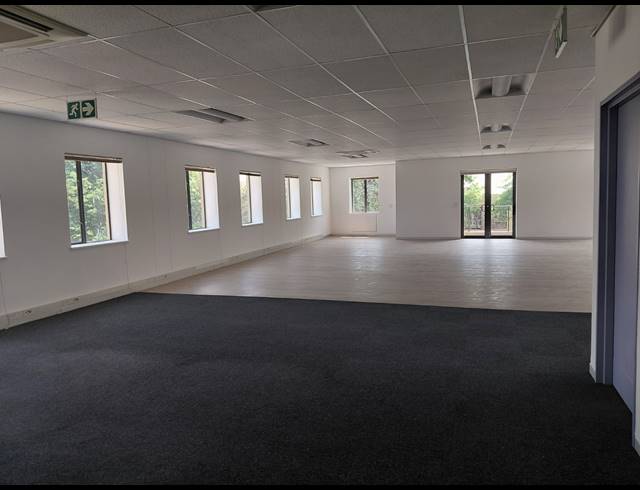 514M² OFFICE TO LET IN BRYANSTON